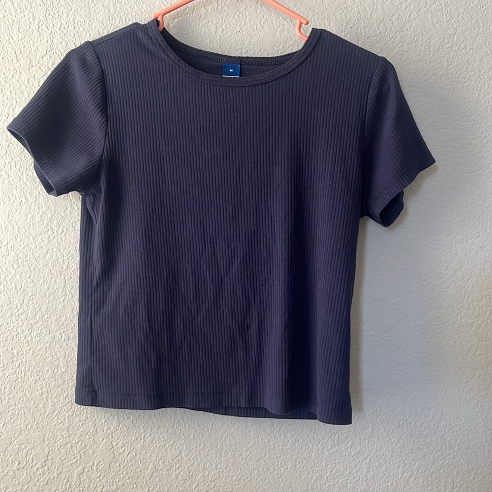 Old navy blue t shirt